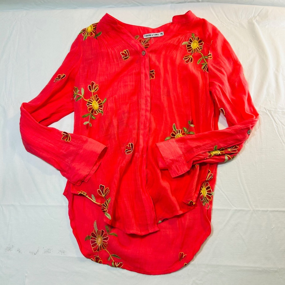 Figueroa & Flower Red Floral Embroidered Button Front Roll‎ Tab Top Womens PM